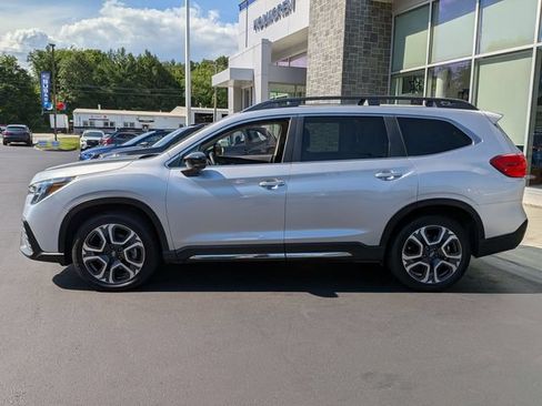 Used 2024 Subaru Ascent Limited w/ Technology Package AWD/4WD image 6