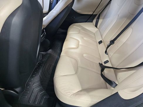 Used 2016 Tesla Model S 70 RWD image 12