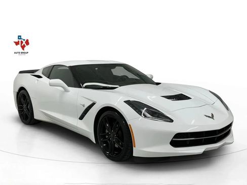Used 2019 Chevrolet Corvette Stingray Coupe w/ 1LT image 2