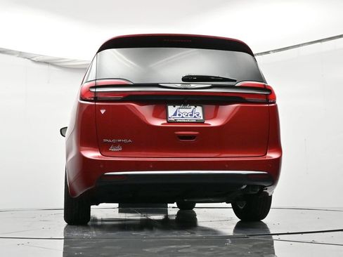 New 2026 Chrysler Pacifica Select image 39