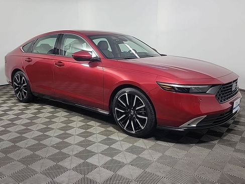 Used 2023 Honda Accord Touring image 1