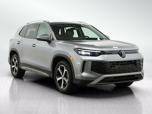 Used 2026 Volkswagen Tiguan SE AWD/4WD image 7