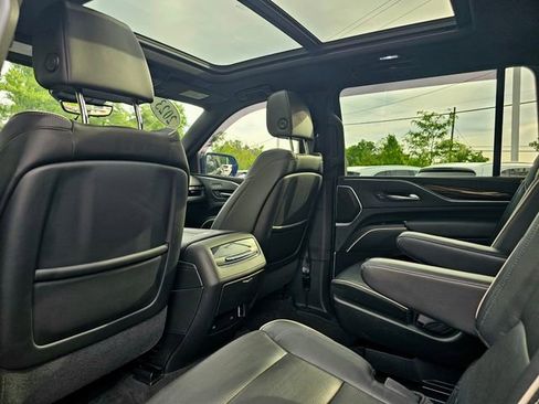 Used 2023 Cadillac Escalade ESV Premium Luxury w/ Performance Package AWD/4WD image 23