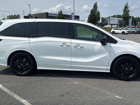 Used 2023 Honda Odyssey Sport image 4