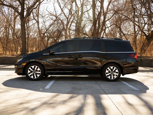 Used 2026 Honda Odyssey EX-L image 6