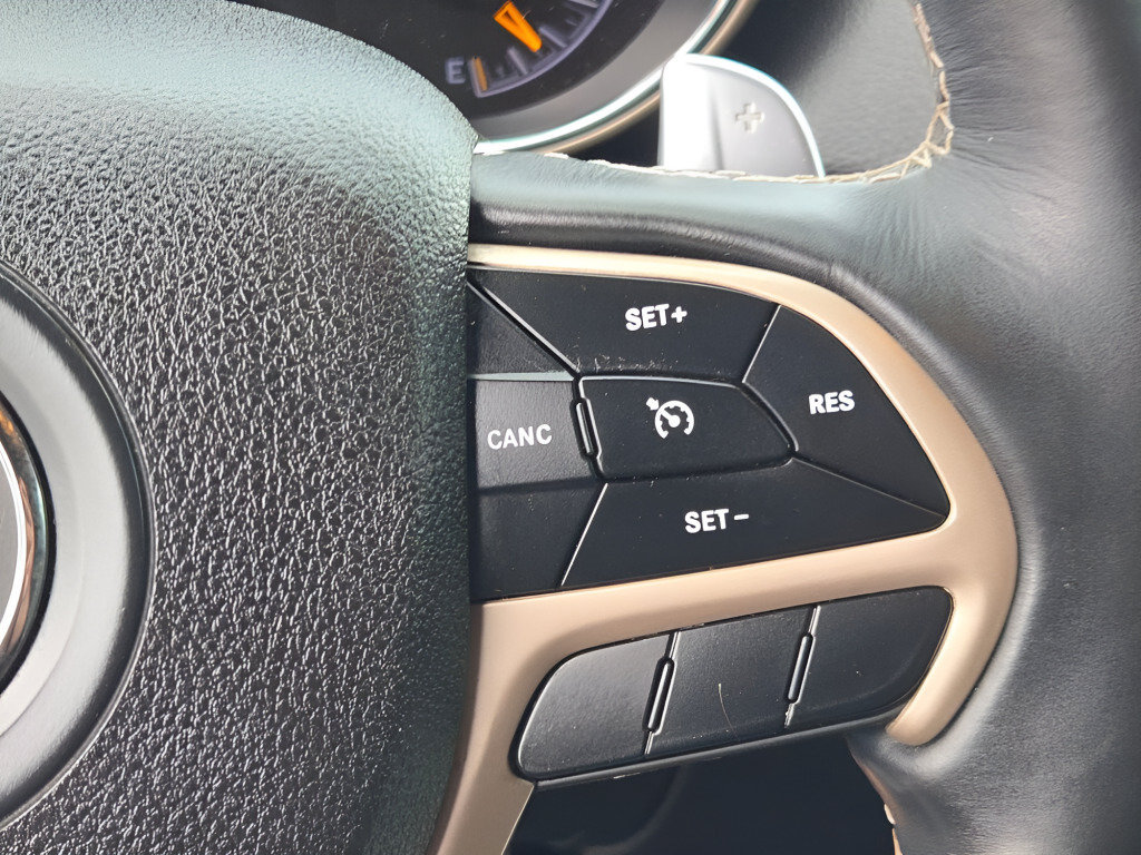 Used 2017 Jeep Grand Cherokee Limited AWD/4WD image 35