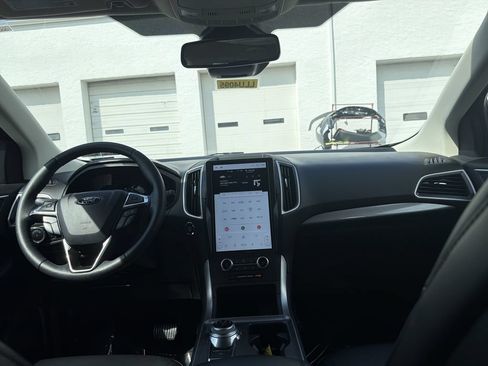 Used 2024 Ford Edge SEL w/ Convenience Package AWD/4WD image 18