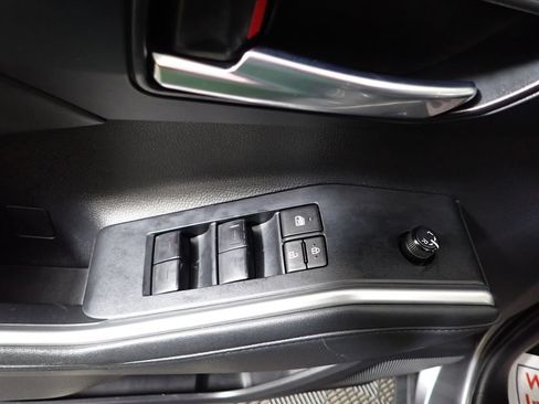 Used 2023 Toyota Highlander XLE AWD/4WD image 19