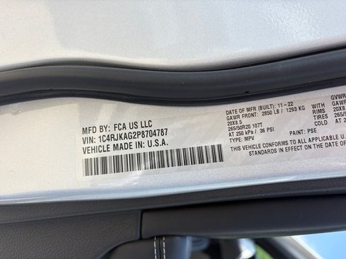 Used 2023 Jeep Grand Cherokee L Laredo AWD/4WD image 39