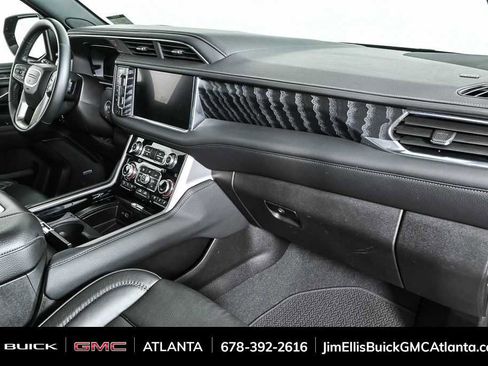 Used 2024 GMC Yukon XL Denali image 25