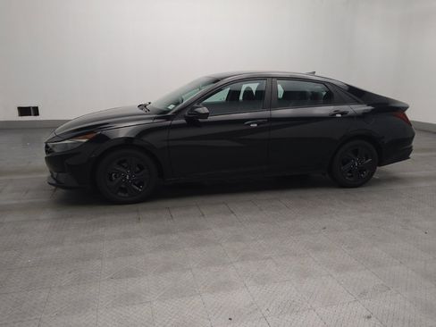 Used 2021 Hyundai Elantra SEL FWD image 2