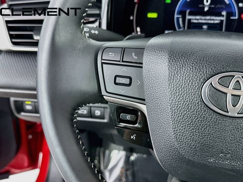 Used 2025 Toyota Camry SE w/ Convenience Package FWD image 15