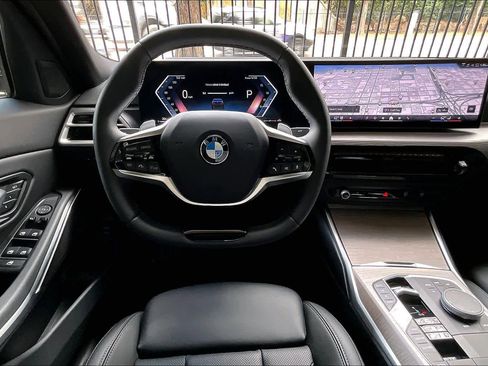 Certified 2025 BMW 330i Sedan image 5