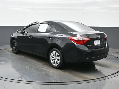 Used 2015 Toyota Corolla LE image 4