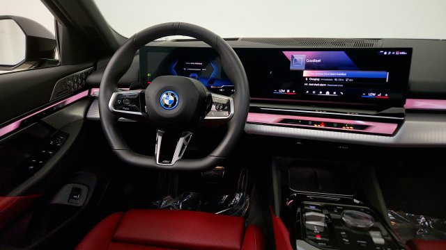 Used 2027 BMW i5 eDrive40 w/ M Sport Package RWD image 57
