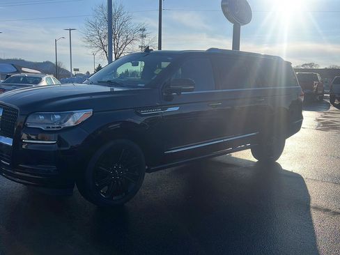 Used 2023 Lincoln Navigator L Reserve image 14