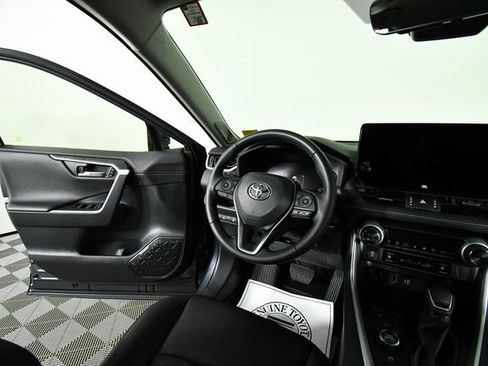 Used 2024 Toyota RAV4 Limited image 19