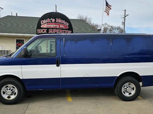 Used 2013 Chevrolet Express 2500 image 3