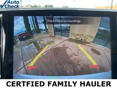 Used 2024 Chrysler Pacifica Touring-L image 40