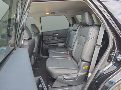 New 2026 Nissan Pathfinder SL AWD/4WD image 17