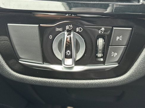 Used 2023 BMW M550i xDrive image 33