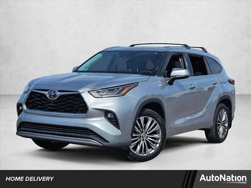 Used 2022 Toyota Highlander Platinum image 1