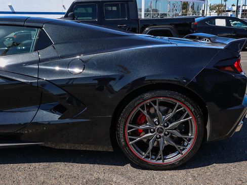 Used 2023 Chevrolet Corvette Stingray Premium Conv w/ Z51 Performance Package RWD image 19