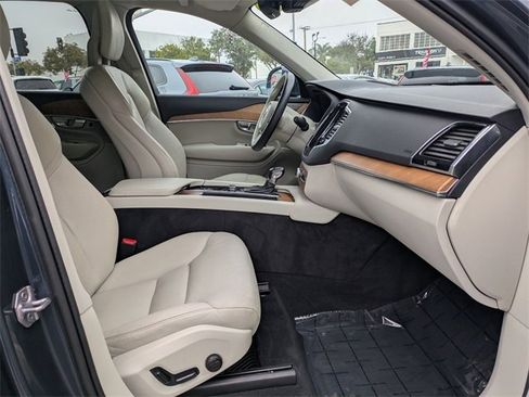 Used 2022 Volvo XC90 T6 Momentum w/ Advanced Package image 25