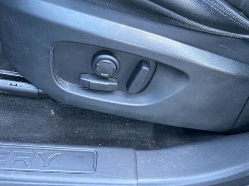 Used 2015 Land Rover Discovery Sport HSE image 21