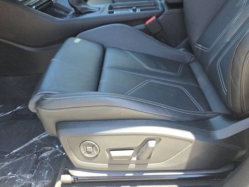 Certified 2025 Audi Q3 2.0T Premium w/ Convenience Package AWD/4WD image 17