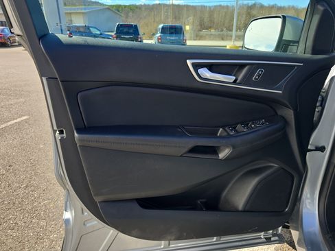 Used 2024 Ford Edge SEL w/ Convenience Package image 16