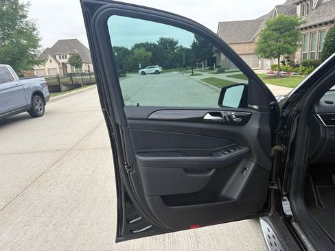Used 2018 Mercedes-Benz GLE 350 4MATIC image 9