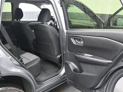 Used 2024 Nissan Rogue SV AWD/4WD image 16
