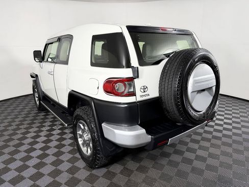 Used 2013 Toyota FJ Cruiser 4WD image 16