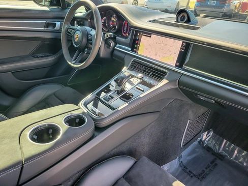 Used 2022 Porsche Panamera GTS image 23