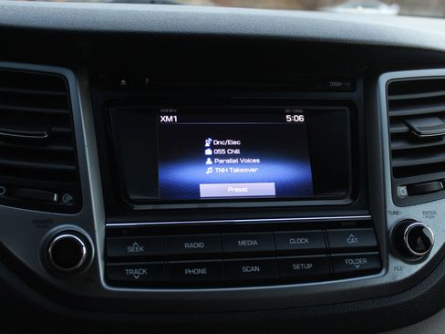 Used 2017 Hyundai Tucson Sport image 34