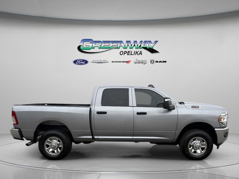 Used 2024 RAM 2500 Tradesman w/ Chrome Appearance Group image 8
