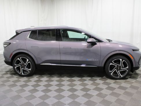 New 2026 Chevrolet Equinox EV LT image 33