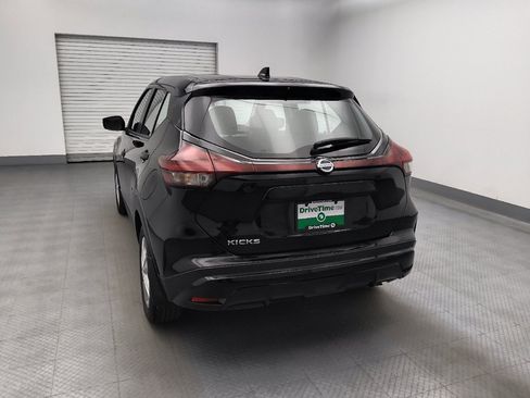 Used 2021 Nissan Kicks S image 6