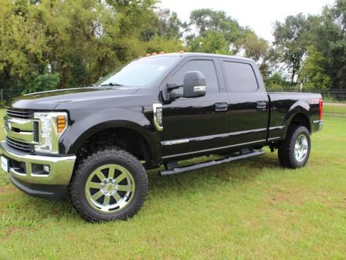 Used 2019 Ford F250 XLT w/ XLT Value Package AWD/4WD image 1