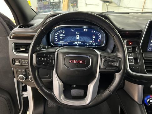 Used 2023 GMC Yukon SLE w/ Gmc Pro Safety Plus Package AWD/4WD image 16