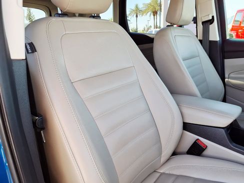 Certified 2019 Ford Escape Titanium image 12