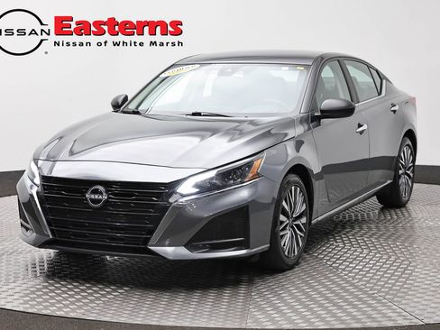Used 2025 Nissan Altima 2.5 SV FWD image 1