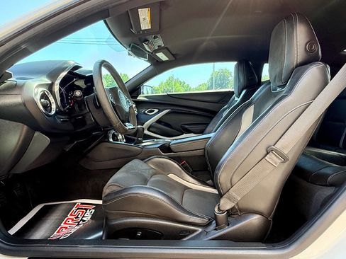 Used 2019 Chevrolet Camaro SS RWD image 17