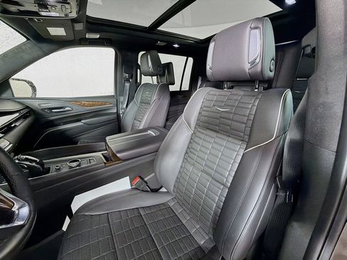 Certified 2024 Cadillac Escalade ESV Premium Luxury Platinum AWD/4WD image 12