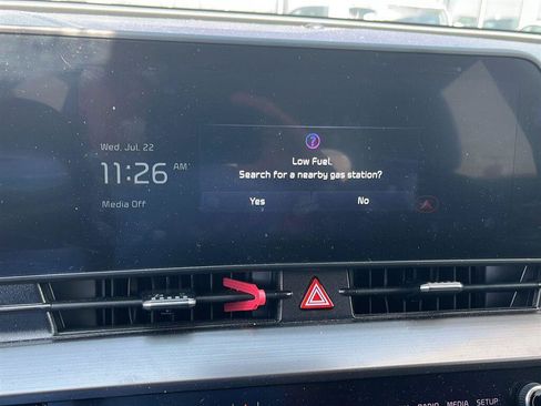 Used 2023 Kia Sportage EX FWD image 5