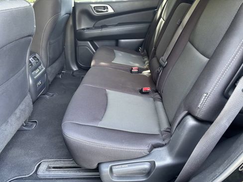 Used 2019 Nissan Pathfinder S AWD/4WD image 23