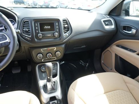 Used 2018 Jeep Compass Sport image 21