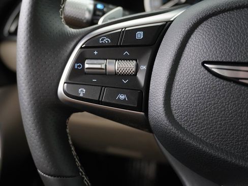 Used 2026 Genesis G70 2.5T image 15