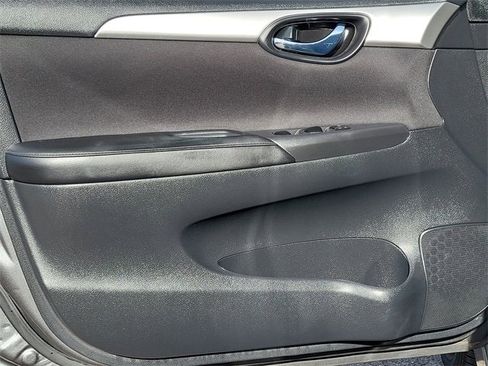 Used 2017 Nissan Sentra S image 20